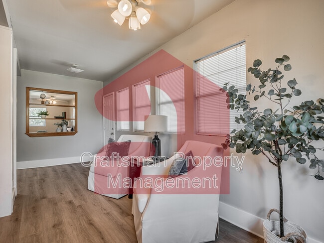 Building Photo - 1501 Gladstone Terrace