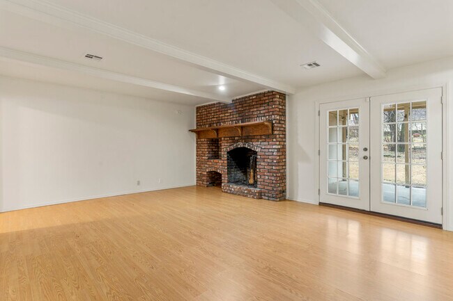 Building Photo - 6010 S 73rd East Ave