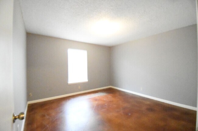 Building Photo - Charming 2 Bedroom, 1 Bath in Whitehouse ISD!