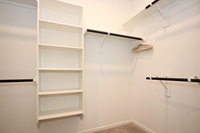 Building Photo - 3057 Pensacola Dr