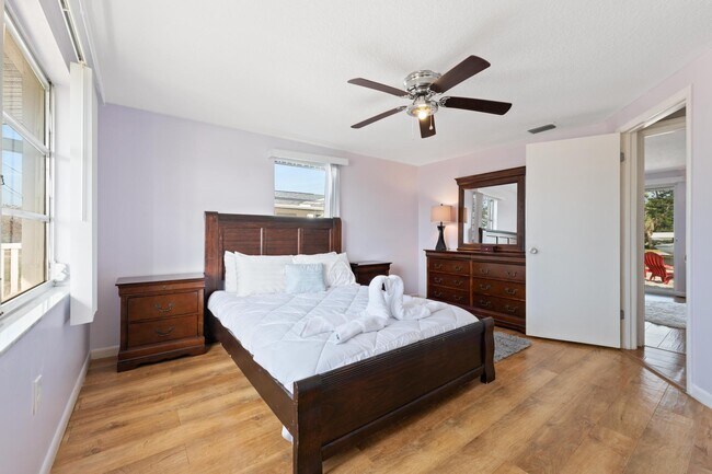 Building Photo - 121 Carlisle Ave NW