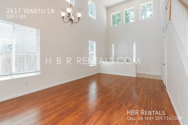 Building Photo - 2417 Veneto Ln