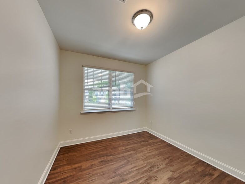 Building Photo - 7208 Garrett Ct