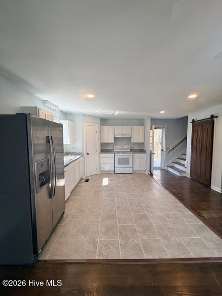 Building Photo - 309 Country Club Ln
