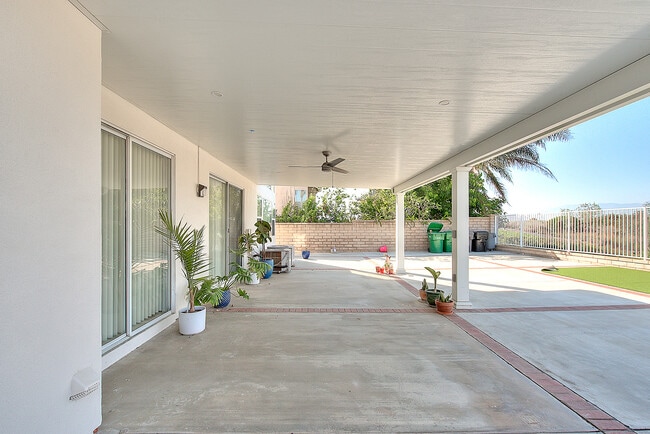 Building Photo - 3571 Rio Ranch Rd
