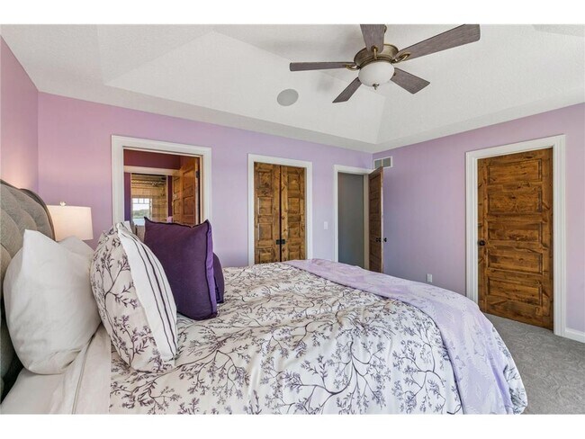 Building Photo - 4941 Island View Dr