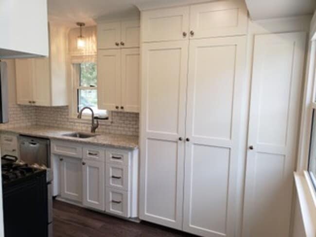 Building Photo - Stunning 4 bedroom rambler in beautiful Ro...