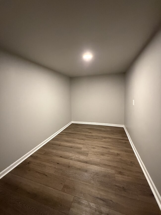 Building Photo - 39 S Quentin Ave