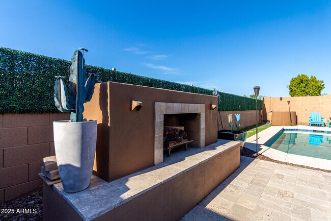 Building Photo - 7578 W Tierra Buena Ln