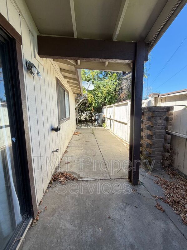 Building Photo - 7847 Orchard Woods Cir