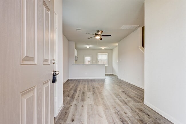 Building Photo - 5011 Blue Jacaranda Wy