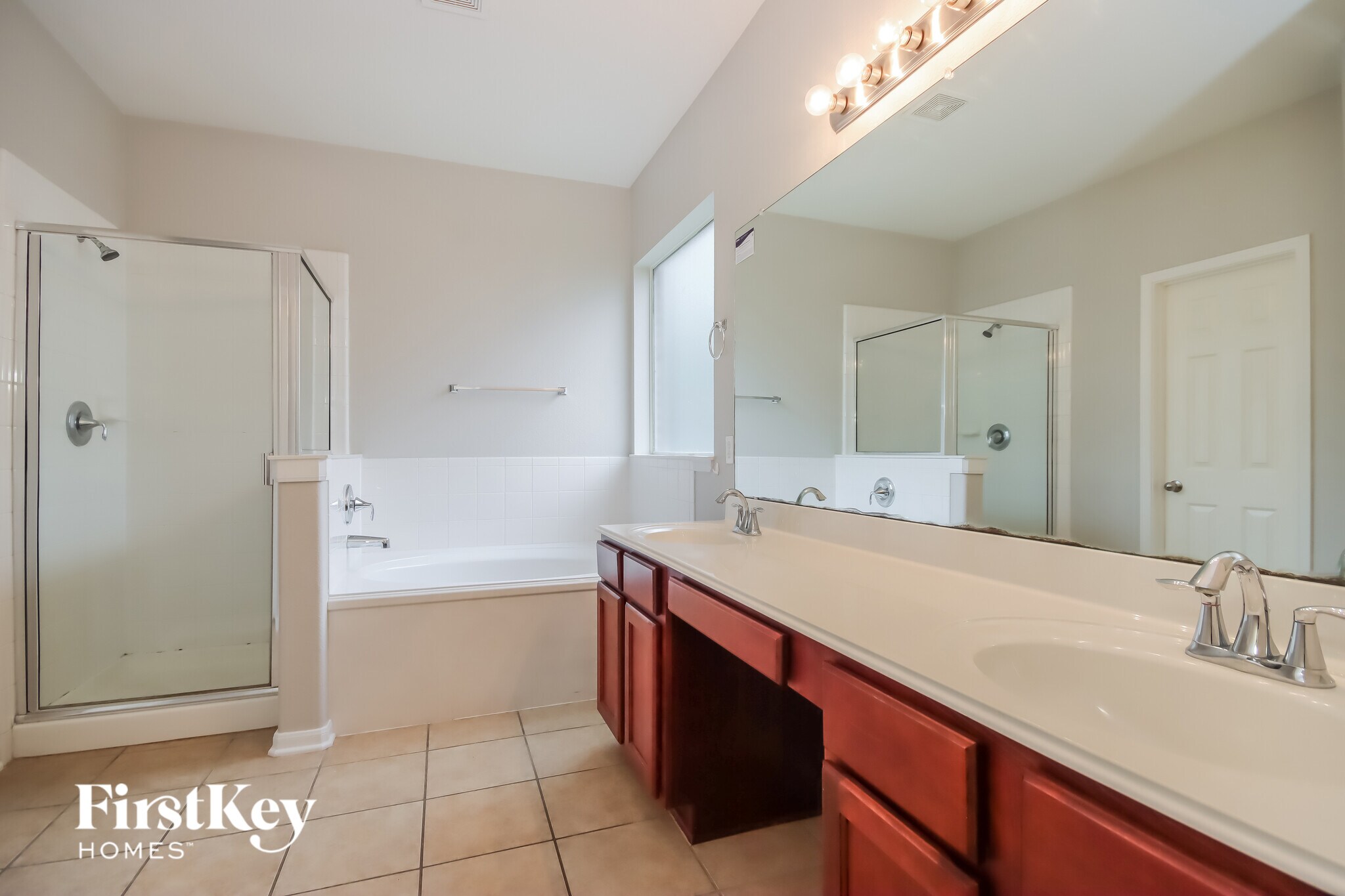 Building Photo - 16426 Rudder Dr