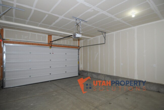 Building Photo - 577 S Windsong Ln