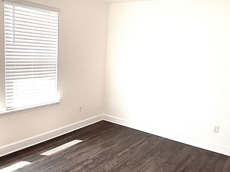 Building Photo - 10316 Riverwalk Ct
