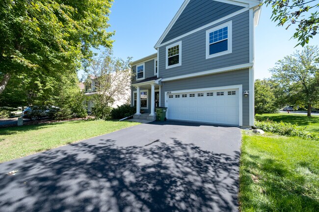 Building Photo - 12101 Waconia Cir NE