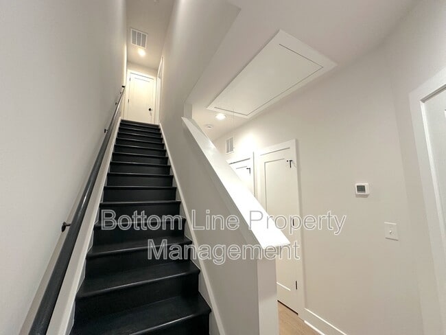 Building Photo - 1312 Carolyn Dr