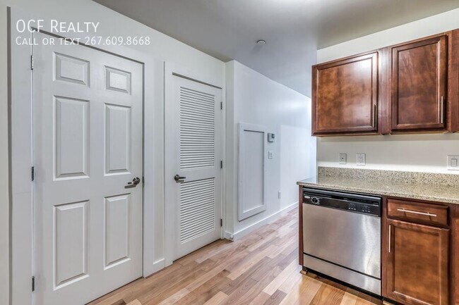 Building Photo - 4122 Haverford Ave