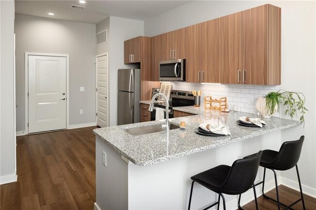 Building Photo - 501 W Waugh St