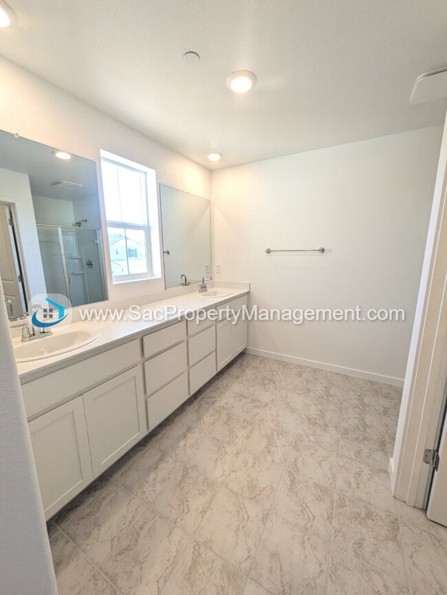 Building Photo - Brand NEW 3 Bed 2.5 Bath Single Family Hom...