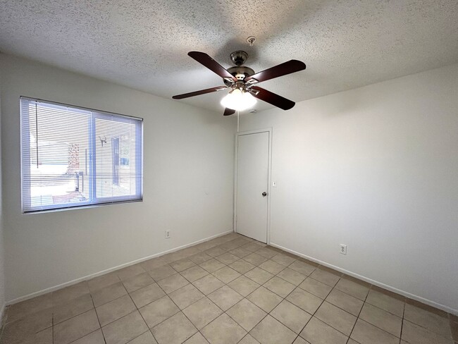 Building Photo - AVAILABLE NOW!! 2 Bedroom 2 Bath Apartment...