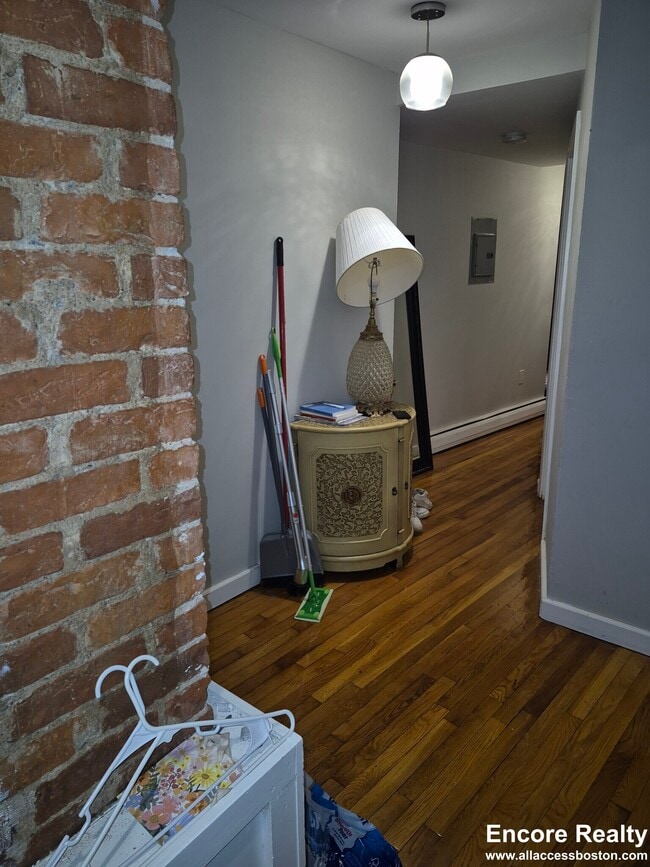 Building Photo - 153 Salem St