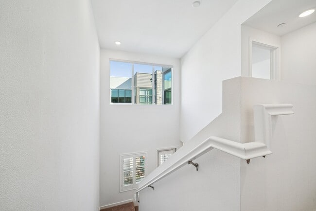 Building Photo - 11048 Luminate Dr