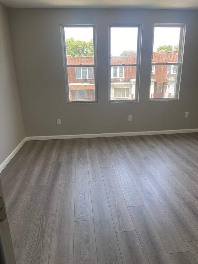 Building Photo - Remodeled  Home - Ogontz
