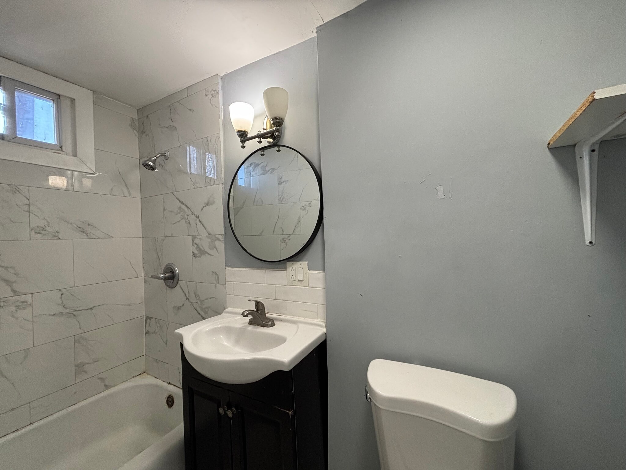 Building Photo - 516 E Jersey St