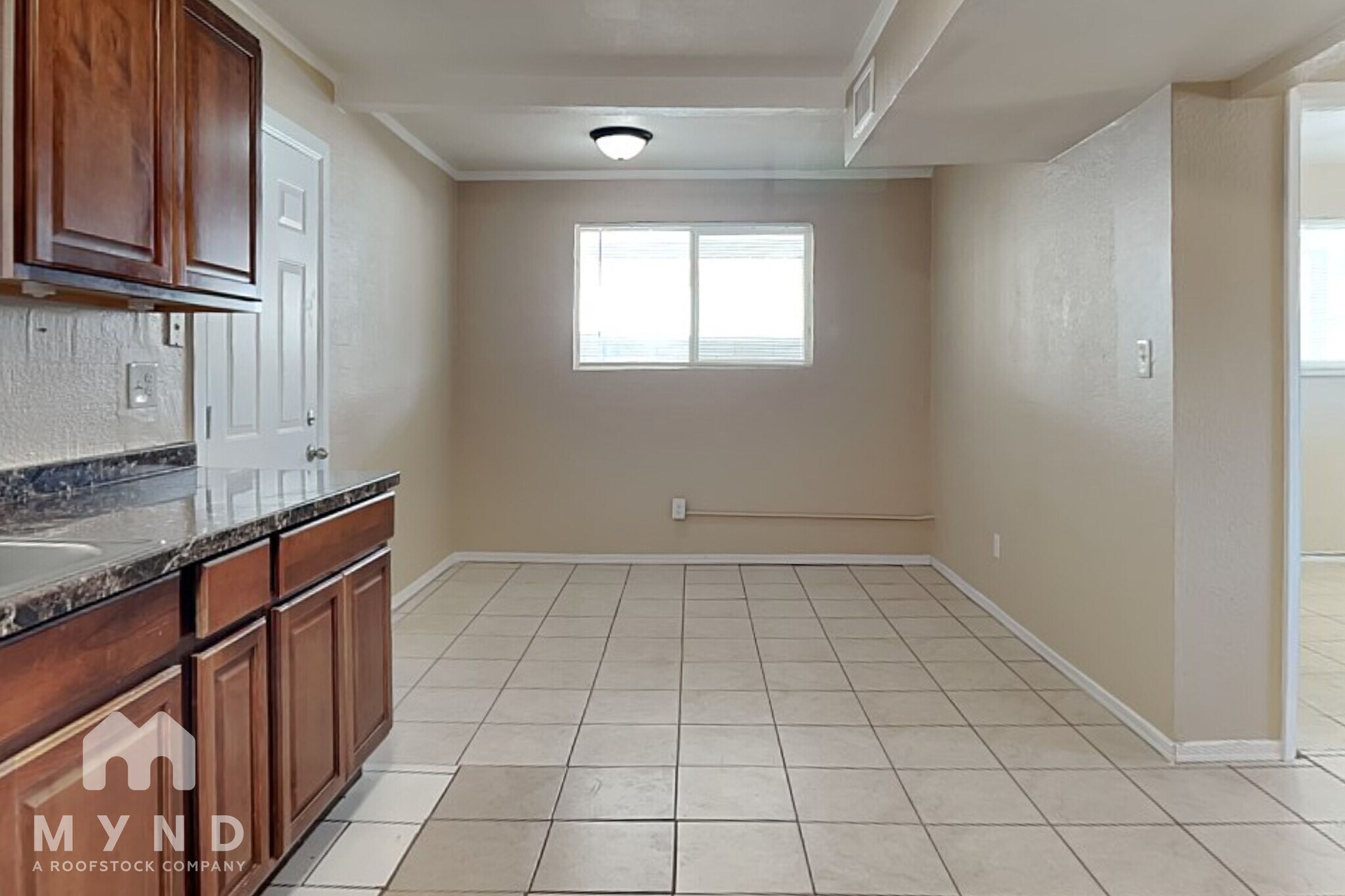 Building Photo - 10948 W 4th St