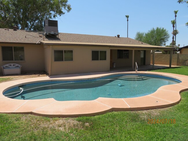 Building Photo - Centrally Located Family Home for Rent