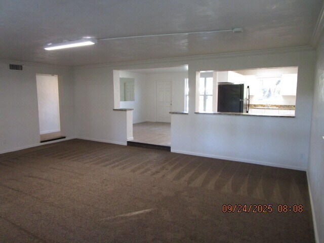 Building Photo - 715 Essex Rd