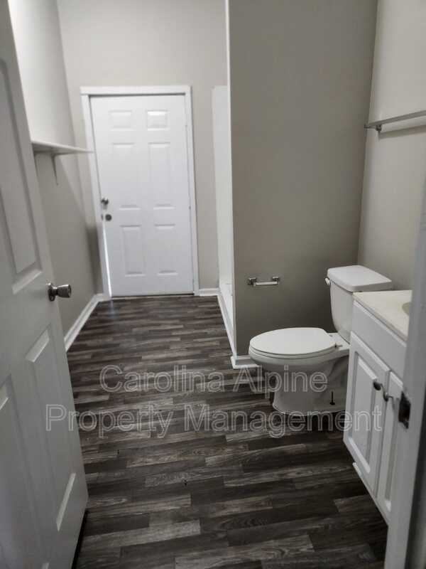 Building Photo - 1601 Collinston Dr