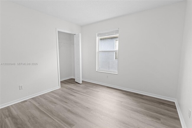 Building Photo - 434 Castlemain Cir