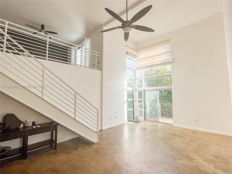 Building Photo - 7744 Collins Ave