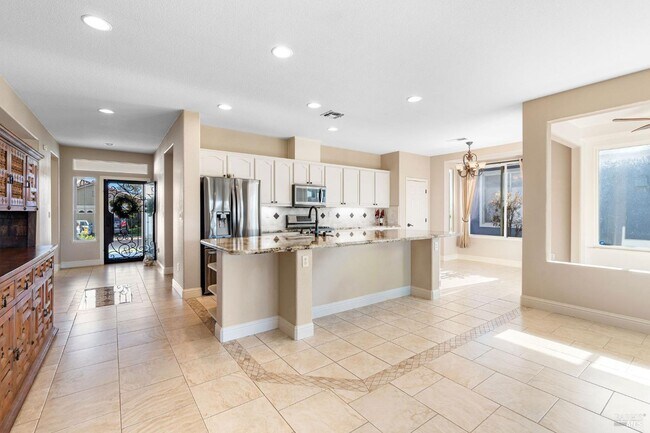 Building Photo - 351 Spyglass Dr