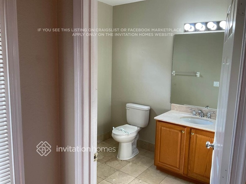 Building Photo - 784 NW 126th Ave