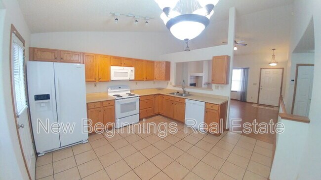 Building Photo - 5999 Pioneer Mesa Dr