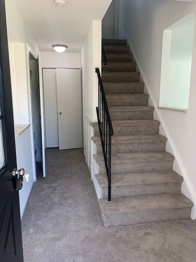 Building Photo - 2 Story, 3 bedroom, 1.5 bath Townhome in Glen Burnie