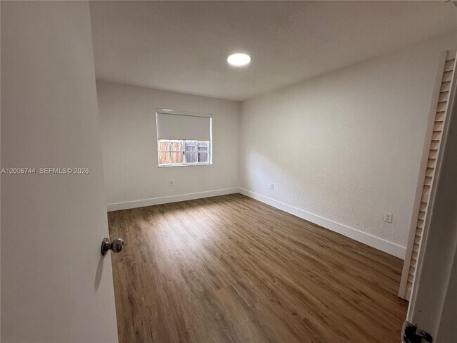 Building Photo - 15741 NW 40th Ct