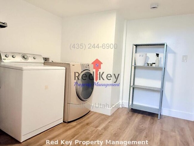 Building Photo - 3150 W Duplex