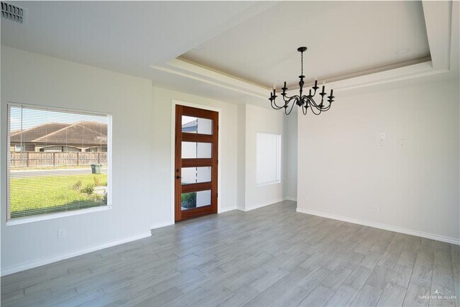 Building Photo - 2412 San Pascual St