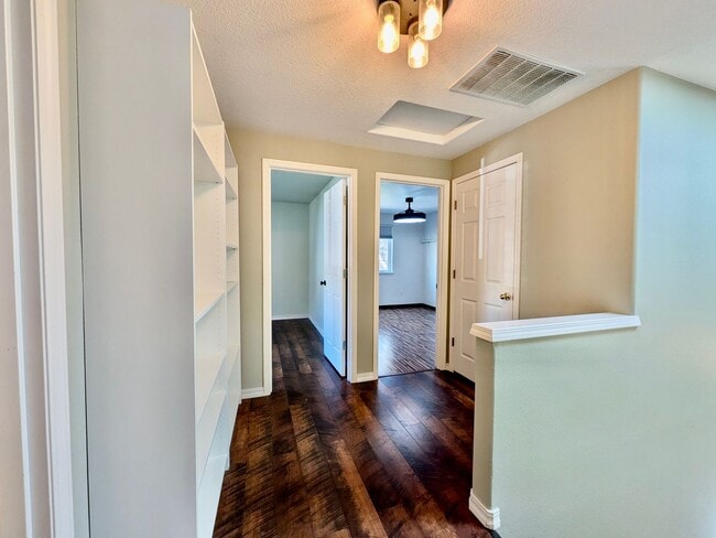 Building Photo - Spacious SW Tigard Retreat with Entertainer’s Backyard & Modern Chef’s Kitchen