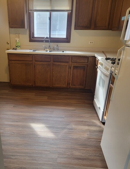 Kitchen - 1520 Westmoreland Ave