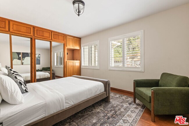 Building Photo - 3200 Oakley Dr