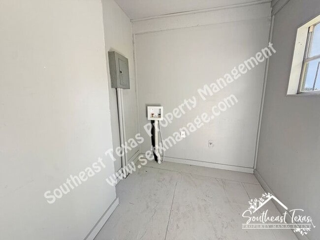 Building Photo - 1709 McFaddin St