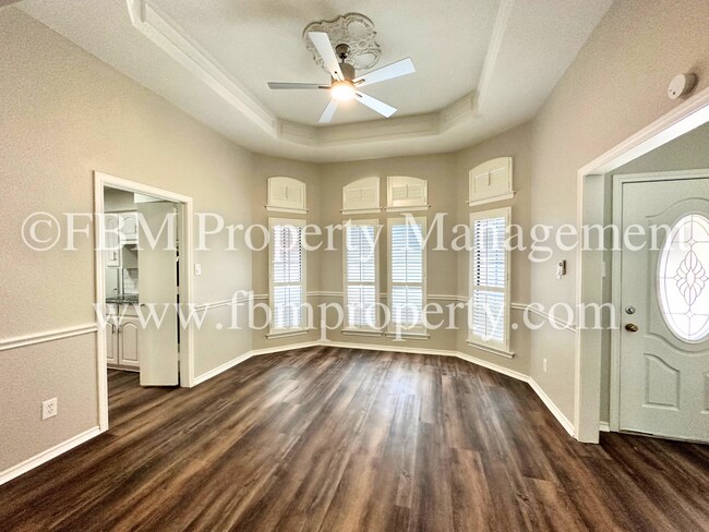 Building Photo - Charming 3 Bedroom, 2.5 Bathroom Home in A...