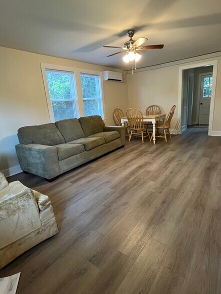 Primary Photo - 2222 Oceola St