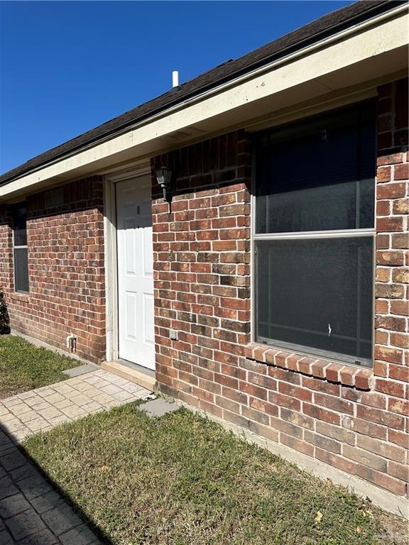 Primary Photo - 11 South Dr