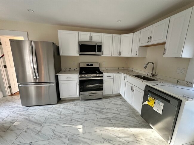 Building Photo - 64 Cedar St