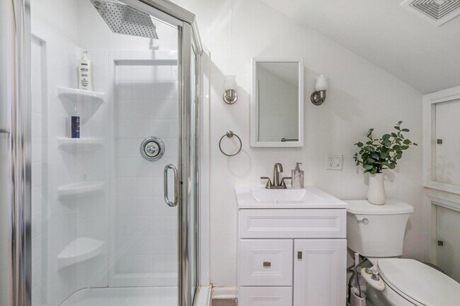 Building Photo - 458 Buffalo Ct